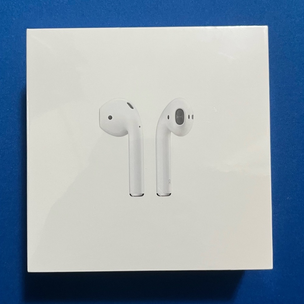 Apple Airpods with charging case